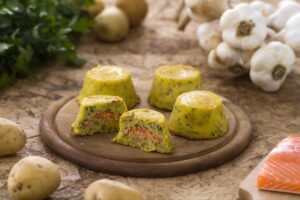 Tortini di patate e funghi dal cuore filante: la ricetta monoporzione al forno